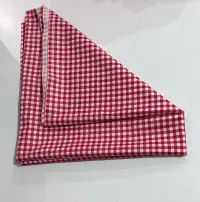 ( 1 Adet ) Leke Tutmaz Kumaş Masa Örtüsü ( KIRMIZI ) 200*200 cm